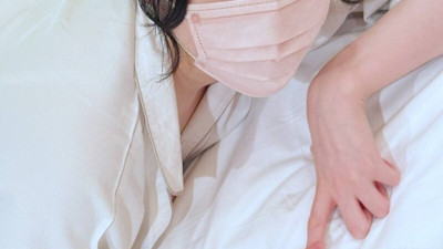 [노모] FC2-PPV-4692702 Peeeeeeeeee♡ SSS-class fair-skinned and innocent girl takes off her underwear and cums with a vibrator♡ She is at the mercy of a creepy old man