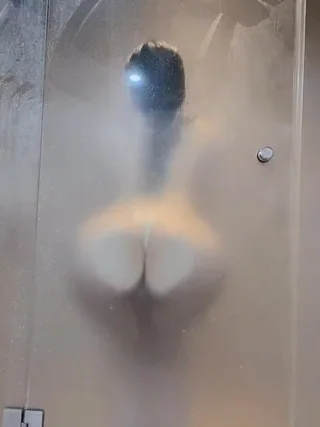 샤워하면서 엉덩이 춤